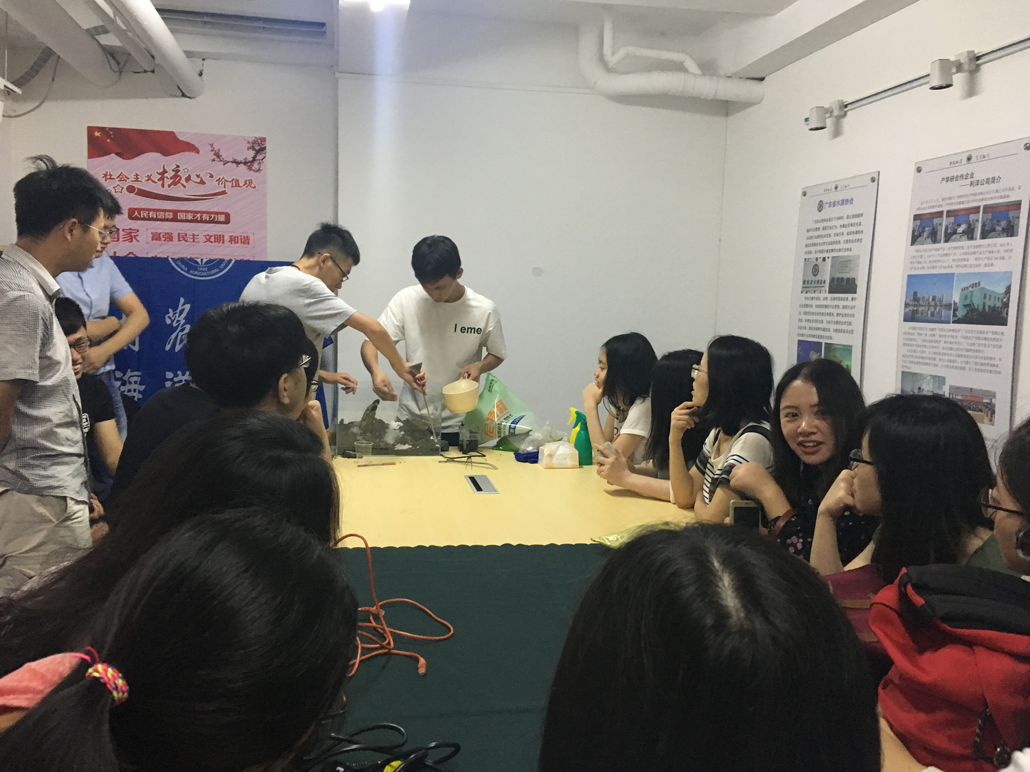 a2a566bb1bfe4fd59f4bf28d3a22aeb4.png 图片13.png